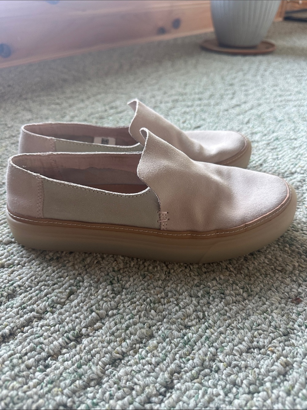 Toms Slip-On Suede Shoes in Blush Pink. Incredible detail. Softest suede.